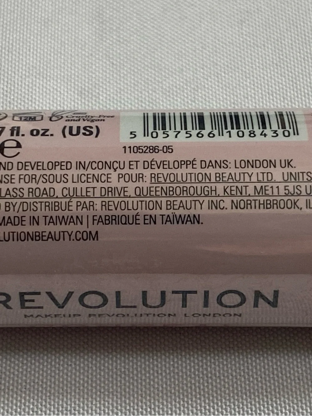 Real Techniques Radiance Conceal & Hydrate Serum Foundation – Pink Beige Bottle